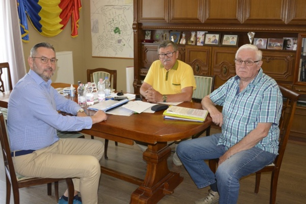 Noi retrocedări la Carei. Întâlnirea primarului UDMR cu reprezentanții FDG