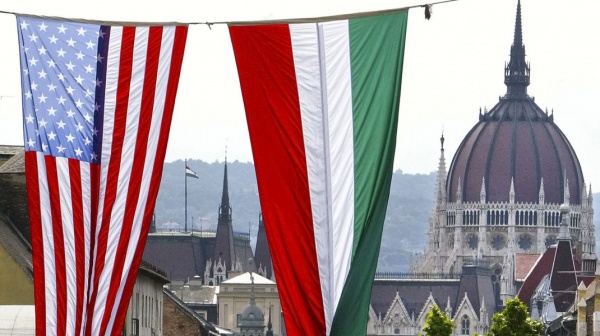 SUA impune sancțiuni pentru deținătorii de pașapoarte ungare