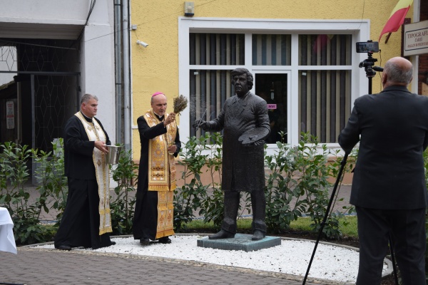 La Carei s-a dezvelit statuia fără soclu a pictorului român Aurel Popp
