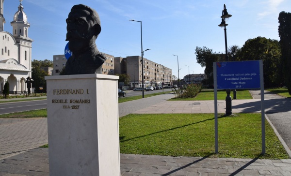A apărut panoul informativ de la bustul regelui Ferdinand al României