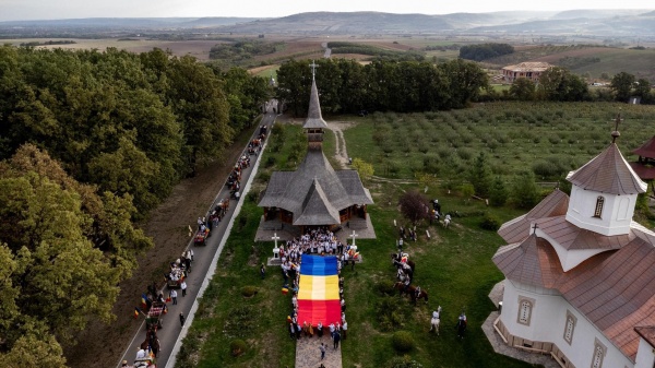 Sute de creștini au participat la caravana Satele Unite ale Sătmarului
