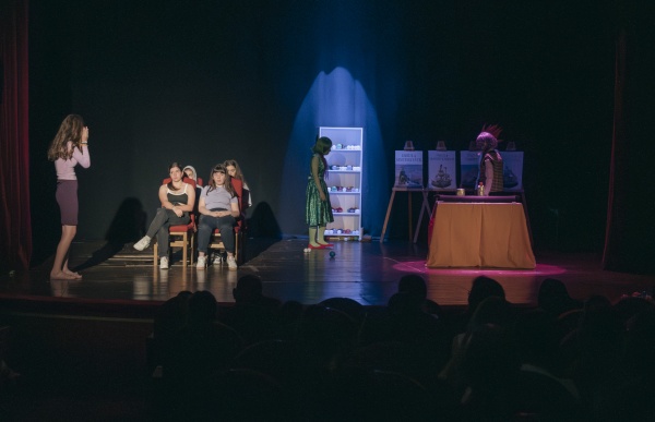 Premiera trupei de teatru M.E.E.M. ”Pitici pe creier” a emoționat publicul careian