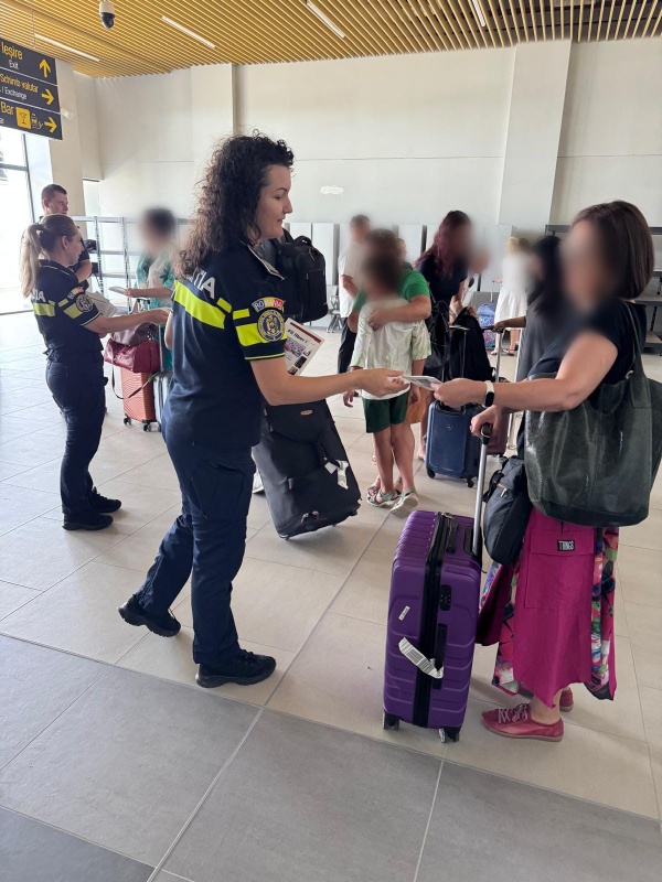 Grupul de Lucru Operativ-Preventiv pe problematica drogurilor prezent la Aeroportul Satu Mare