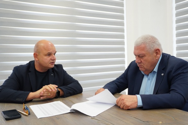 Bună dimineața! Prefectul Altfatter și subprefectul Pop iau în discuție efectele fenomenelor meteo extreme asupra populației