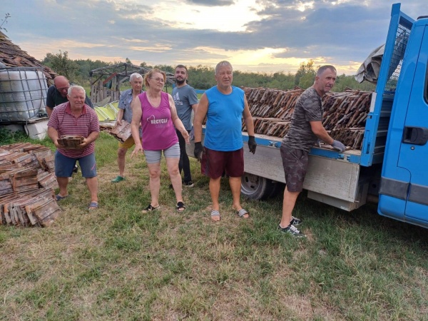 Lanț umanitar în satul Horea. Necazul a unit comunitățile din județ