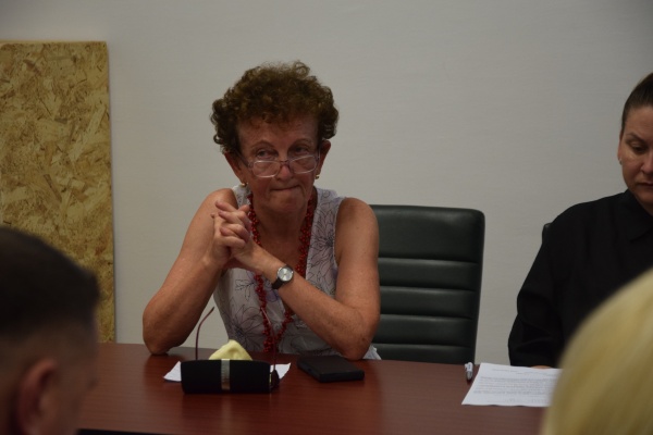 Consiliera UDMR Venig caută nod în papură unei asociații sportive românești din Carei