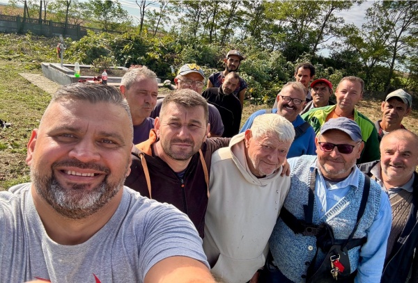 Primarul din Căuaș și Fii satului au făcut curățenie în cimitir