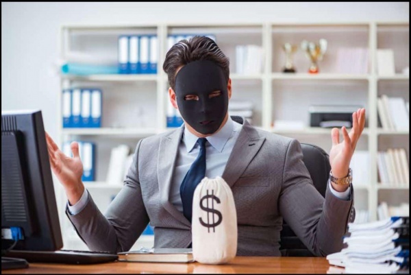 Zeci de careieni au rămas fără economii. Despre țepele TXEX și naivitatea unor cetățeni