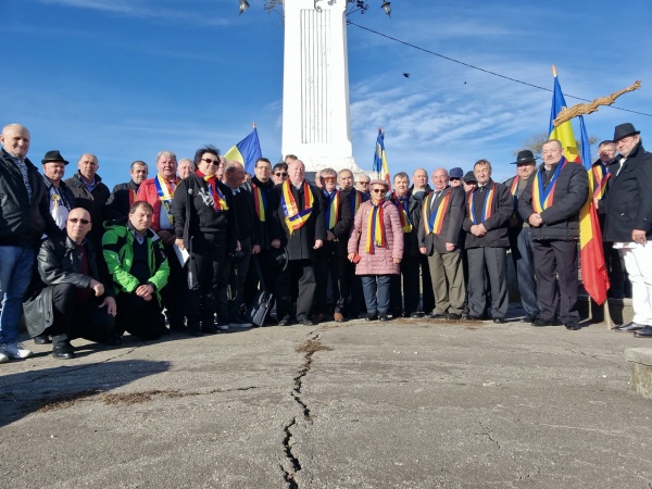 Eroii români nu au fost uitați la Carei de ziua eliberării orașului și Ziua Armatei