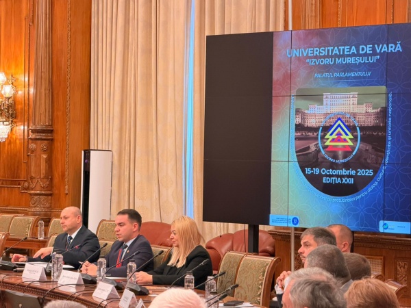 Deschiderea oficială a lucrărilor Universității de Vară „Izvoru Mureșului”
