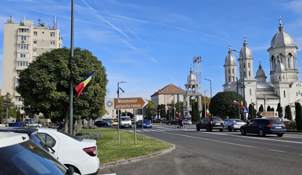 Au apărut steagurile tricolore la Carei ca acum 81 de ani