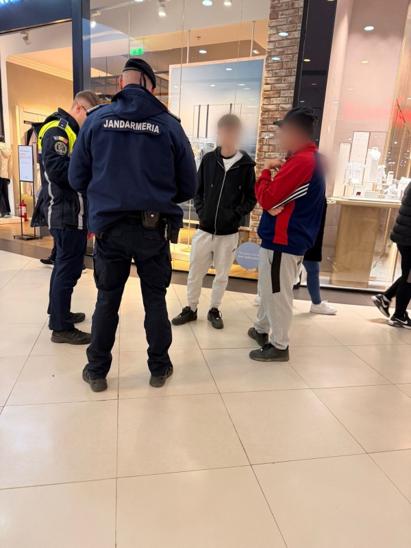 Zeci de elevi depistați de Poliția Satu-Mare în localuri în timpul orelor de curs