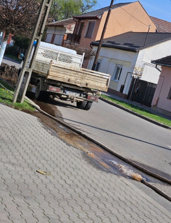 Cedează conductele de apă la Carei. Lucrări de reabilitare pe 11 străzi și întreruperea furnizării apei