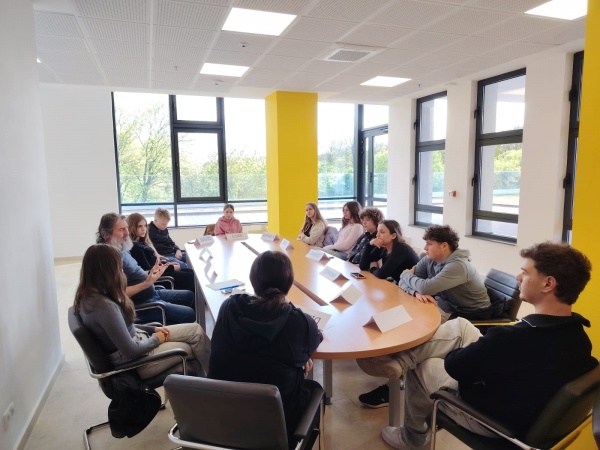 Consiliului Consultativ al Elevilor din Carei va avea radio și publicație online