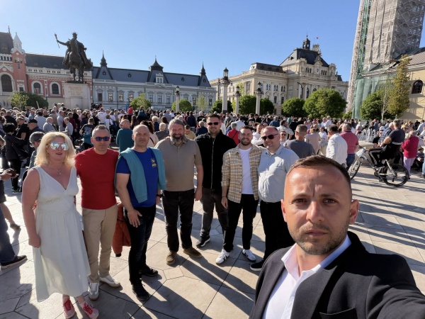 Slugărnicie! Susținătorii lui Bolojan nu au luat atitudine pentru eliminarea DISCRIMINĂRII ROMÂNILOR