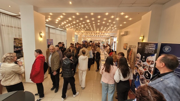 Târg de orientare în carieră organizat la Satu Mare. AJOFM Satu Mare a prezentat oferte de muncă din străinătate