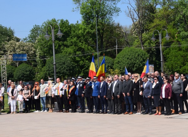 Moment solemn de Ziua Independenței la Carei împletit cu o sincopă de moralitate