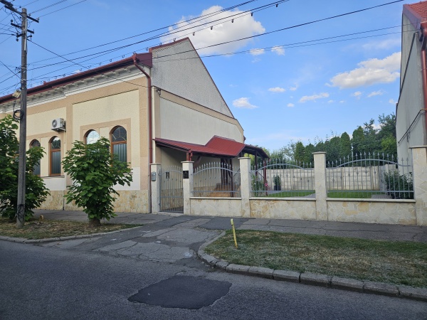 S-a amânat proiectul primarului UDMR de acordare gratuită a unui imobil către o biserică adventistă