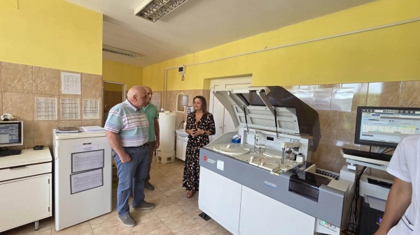 La Spitalul Municipal Carei nu toți vizitatorii poartă botoșei de unică folosință