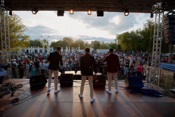 Primăria Tășnad asigură participare gratuită la concertele de la „Tășnadul Estival”